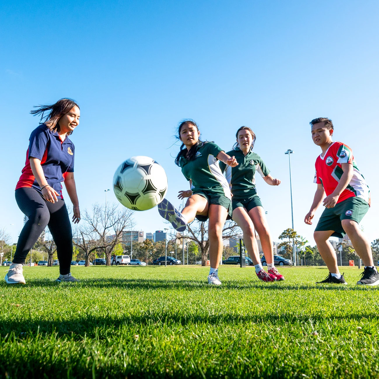 森林狼vs雷霆战况：麦克丹尼尔斯27分亚历山大39分 森林狼力克雷霆.
